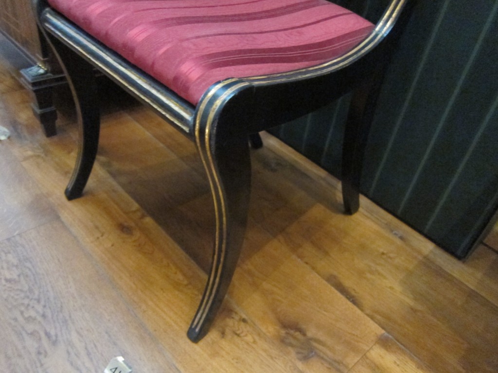 RegencyLove-V&A-Chair-Leg